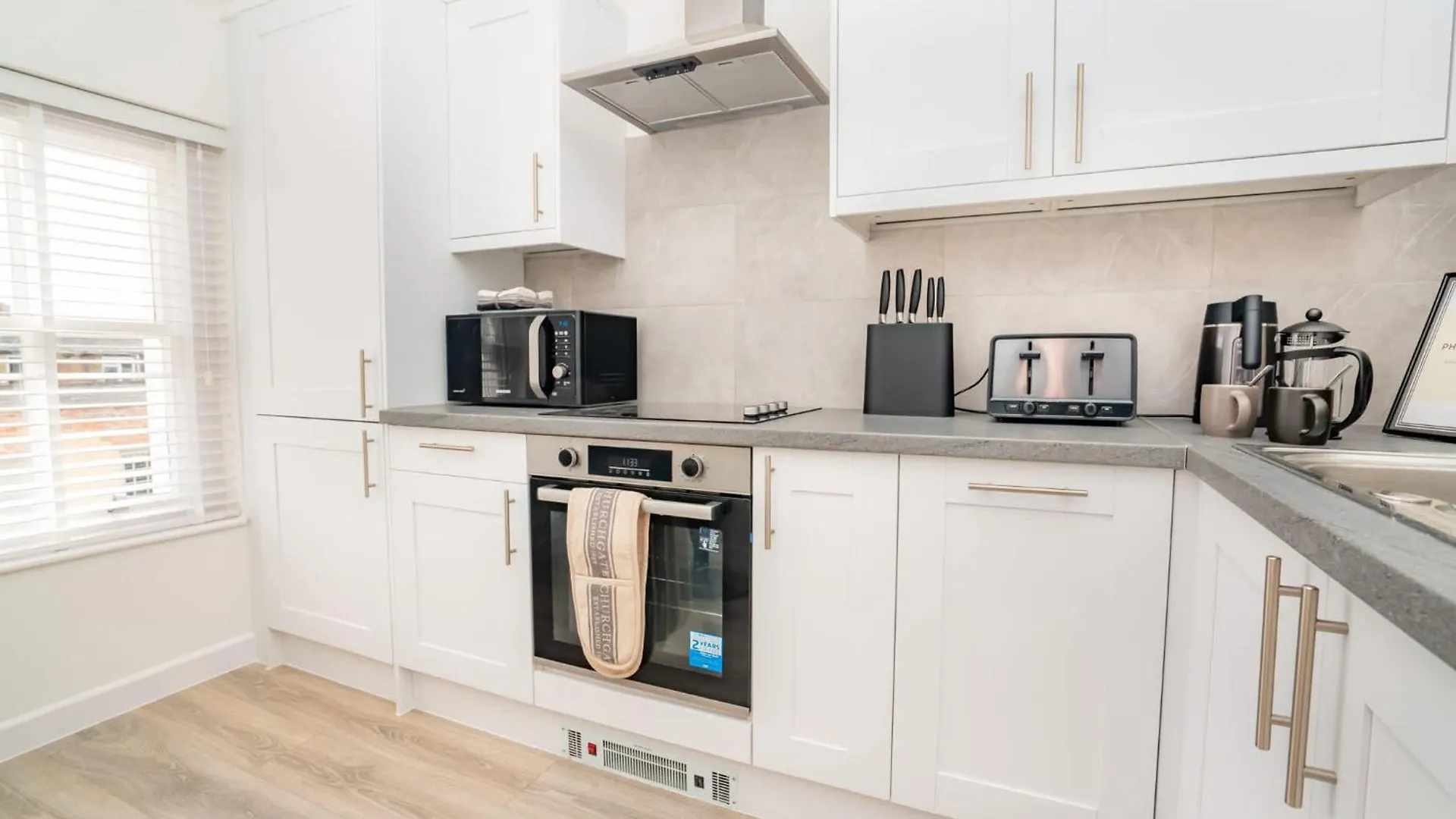 Stunning 1 Bedroom Apartment In Cheltenham Centre